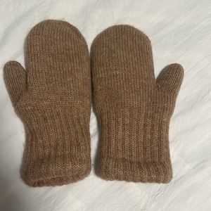 Alpaca mittens never worn